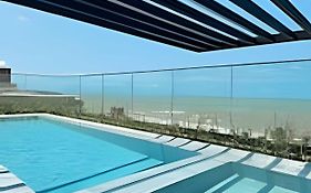 Loft luxo p/ 4 pessoas, a 50m do mar